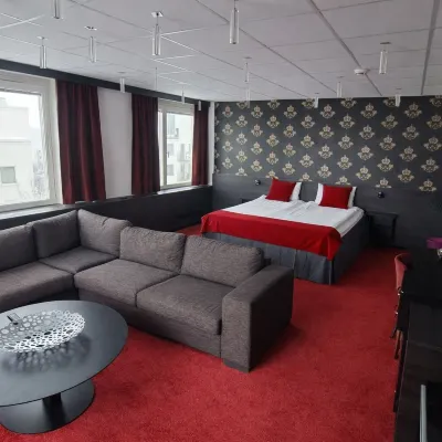 Liljeholmens Stadshotell Hotels near Vinterviken garden