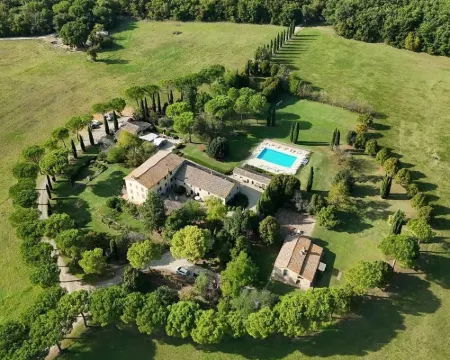 Fattoria Agriturismo Nerbona Hotels in Colle di Val d'Elsa