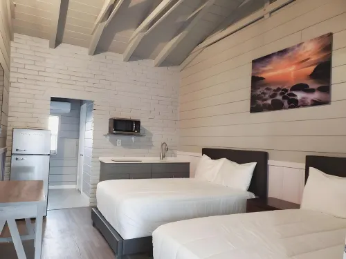 Hollywood Gardens Inn & Suites - Bãi đậu xe
