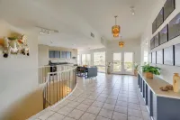 Near Trails: Luxe Mountain-view Retreat in Tucson! - 4 stjerner