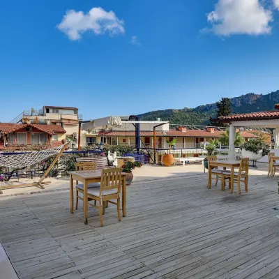 ناتوريلا أبارت هوتل Hotels near أسلان بوجاك