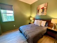 Private Apartment Style Suite. Close to National Parks.