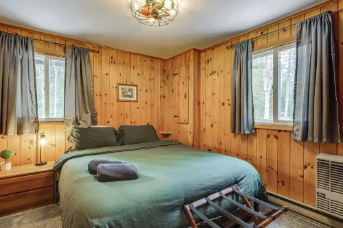 Riverfront Cabin w/ Hot Tub in Schroon Lake! - Wifi