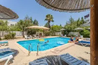 Artemis Cynthia Complex - piscine