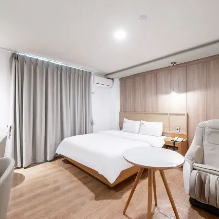 Hotel Box