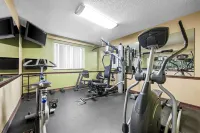 Super 8 by Wyndham Homewood Birmingham Area - Gym