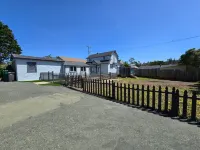 Cambria Cute Cottage with Private Deck