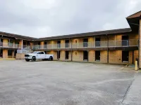 OYO Pinewood Inn & Suites Silsbee Hotels in Silsbee