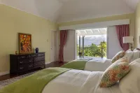Secluded 3BR Garden Villa Pool Ocean Views - Homestay