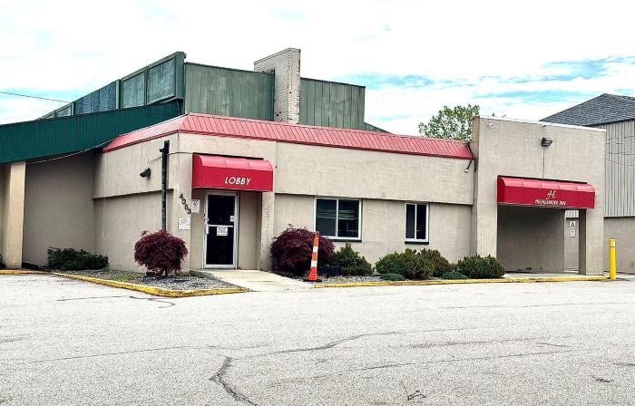 Highlander Inn Cleveland Beachwood Near I-480