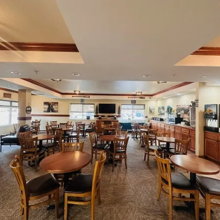 Yellowstone Lodge