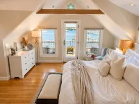 WATERFRONT Downtown Cottage w/ Beach