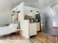 Whispering Waters: Dome Getaway - 4성급