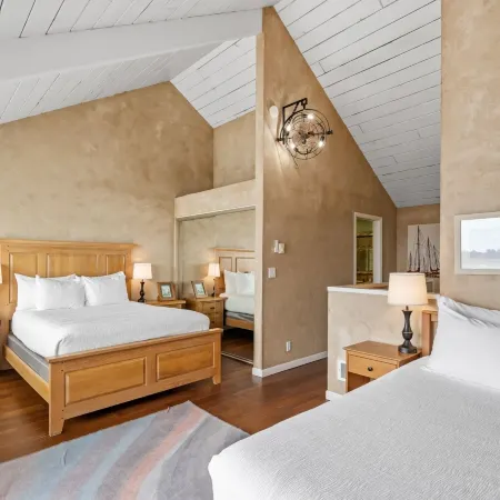 Embarcadero Resort