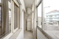 Almada Central by Homing