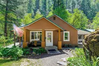 Outdoor Adventure: Tranquil Creekside Retreat