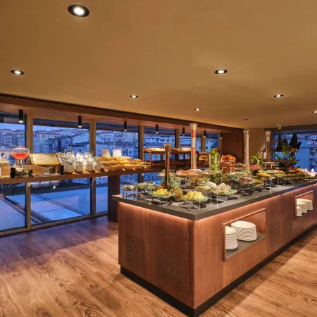 Novotel Istanbul Bomonti Отели рядом с достопримечательностью «Кягытхане»
