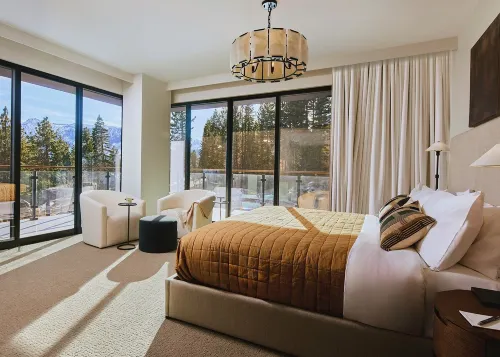Limelight Mammoth - Mountain View
