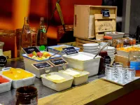 Ibis Rodez Centre - servizio colazione