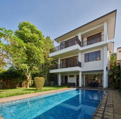 Breeze Blows City View Villa 4 Bedrooms and 1 Familly Bedroom with a Private Heated Swimming Pool