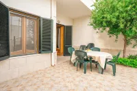 Brezza Apartment Near The Sea - Happy Rentals - Condos