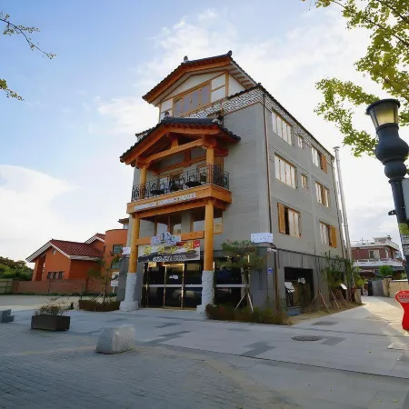 Hwangsil Tourist Hotel Отели рядом с достопримечательностью «Рынок Намбу»