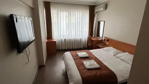 Altinnal Hotel in อิซมิต