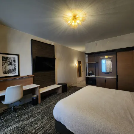Great River Hotel