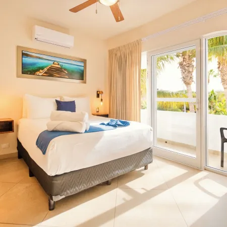 Hotel & Suites El Moro