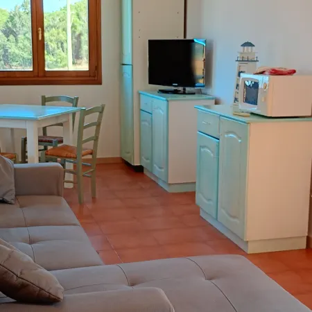 Modern 1 Bed Apartment Sleep 3 Sea View Only 700mt from Sea