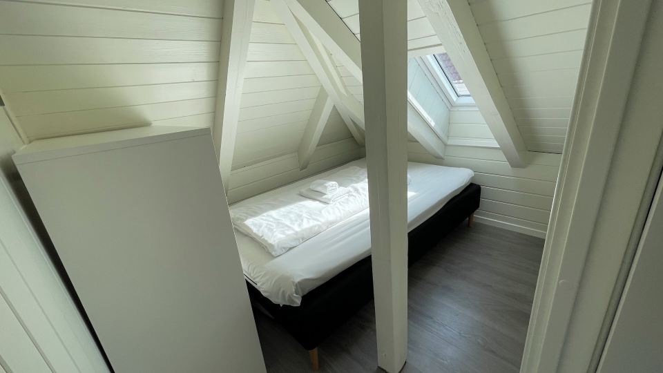 Stunning Hilltop Nest Unparalleled Views at Bnb Ap 17