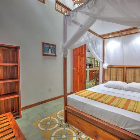 Villa 4 - Amazing 2 Bed Villa with Private Garden Hotels in Punta Uva