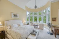 Spacious Waterfront House With Private hot Tub, Sauna, Pool Table - 4-Star