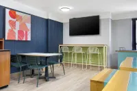 Spark by Hilton Edmundston - 2-Star