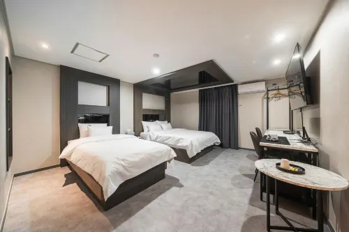 Hwaseong Stay13 Hotel - Motels