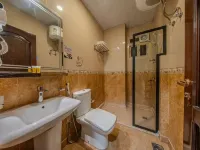Al Fakhama Aldahbai Al-Shohada Hotels near Al Rashid Mega Mall