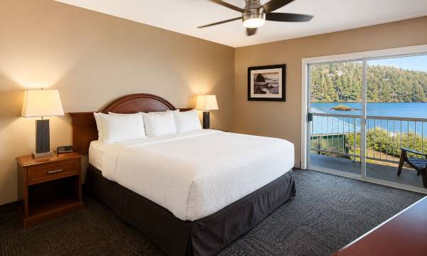 Inn on Long Lake