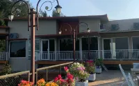 Julia Hotel Jepara - pantai