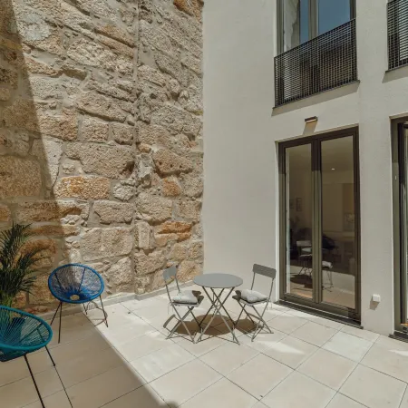 Courtyard Oporto Design Apartment C with Terrace