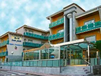 聖喬治精品飯店 Platja de Calella附近的飯店