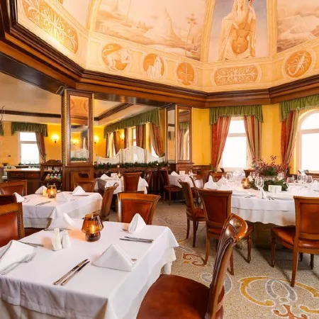 Festa Winter Palace Hotel