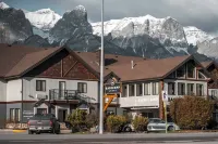 Basecamp Lodge Canmore - Mountain view