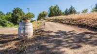 46 West Walnut Hill by Avantstay Vineyard Views + Gourmet Kitchen Near Downtown Paso Robles - Wi-Fi