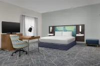 Hampton Inn & Suites Lake City - Parkplatz
