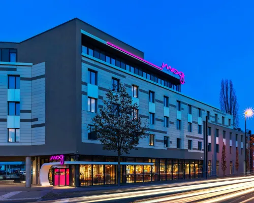 Moxy Duesseldorf South Hotels near Holthausen