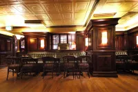 Seven Oaks Hotel - bar