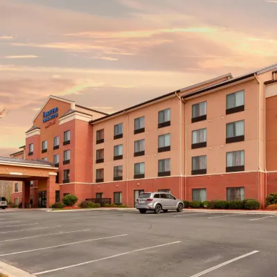 Fairfield Inn & Suites Charlotte Matthews Hotels in der Nähe von Independence Einkaufszentrum