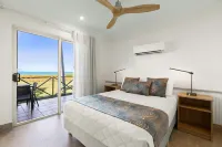 Moonlight Bay Suites - parking