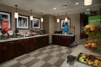 Hampton Inn & Suites Portland/Vancouver - breakfast