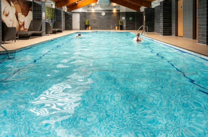 Burleigh Court Hotel and Leisure photo 3